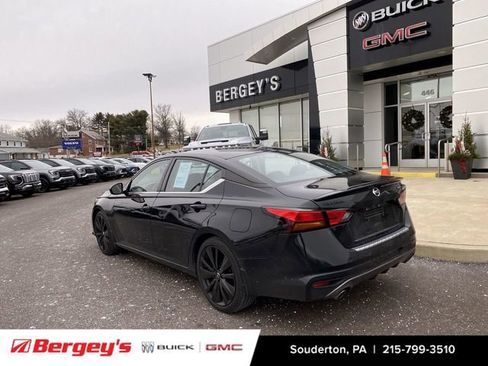 Used 2022 Nissan Altima 2.5 SR w/ Midnight Edition Package image 3