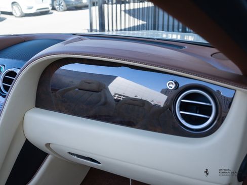 Used 2015 Bentley Continental GT image 16