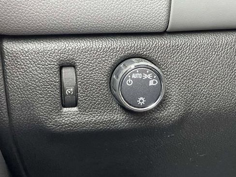 Used 2020 Chevrolet Colorado Base image 18