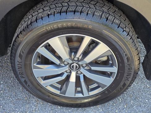Used 2024 Nissan Pathfinder SL AWD/4WD image 44