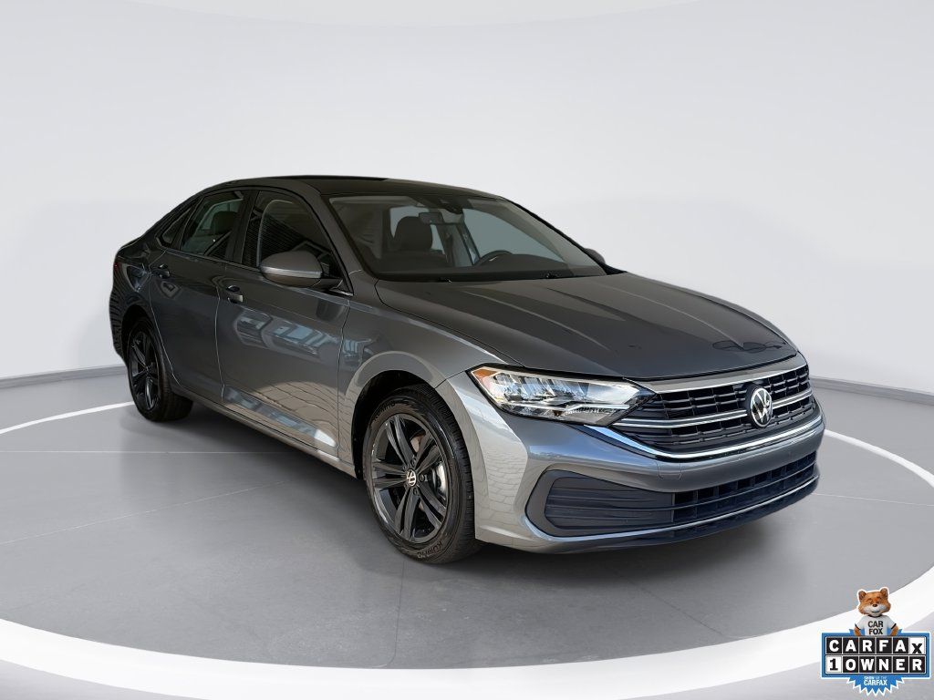 Certified 2024 Volkswagen Jetta SE FWD image 39