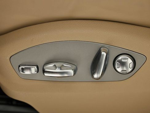Certified 2026 Porsche Macan AWD/4WD image 23