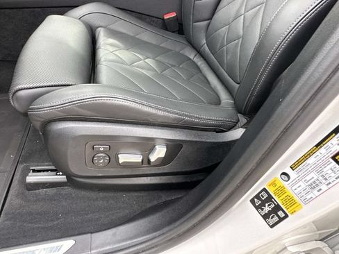 Used 2024 BMW X5 xDrive50e AWD/4WD image 28