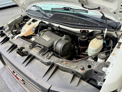 Used 2013 GMC Savana 1500 AWD image 9