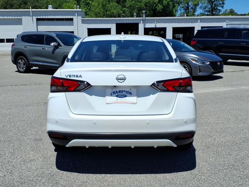 Used 2025 Nissan Versa SV FWD image 23