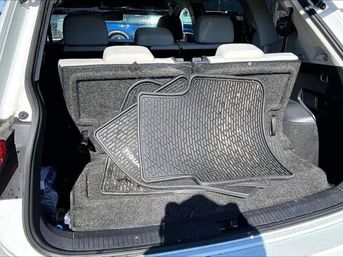 Used 2021 Volkswagen Tiguan S image 32