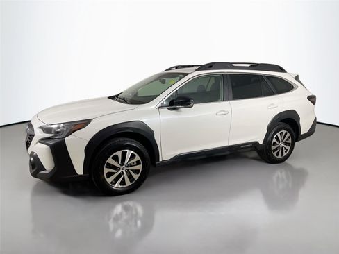 Used 2025 Subaru Outback Premium AWD/4WD image 8