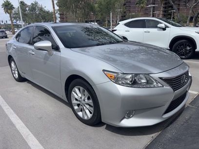 Used 2013 Lexus ES 300h w/ Luxury Pkg