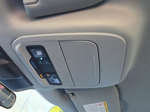 Used 2025 Ford F250 XLT image 36