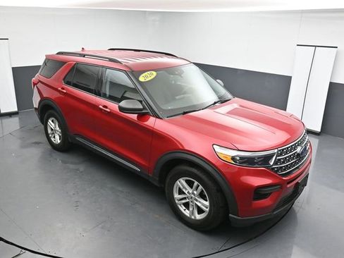 Used 2020 Ford Explorer XLT AWD/4WD image 18