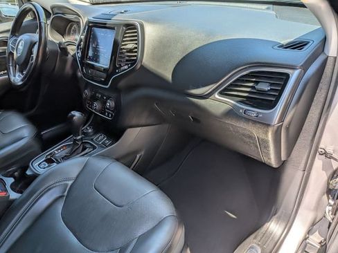 Certified 2019 Jeep Cherokee Limited AWD/4WD image 37