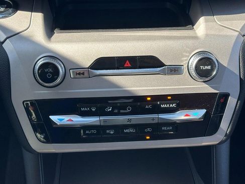 Used 2023 Ford Explorer XLT w/ Equipment Group 202A image 27