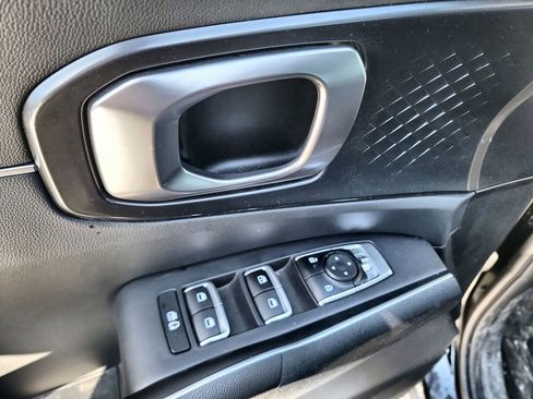 Used 2024 Kia Sorento S w/ Panoramic Sunroof Package image 11