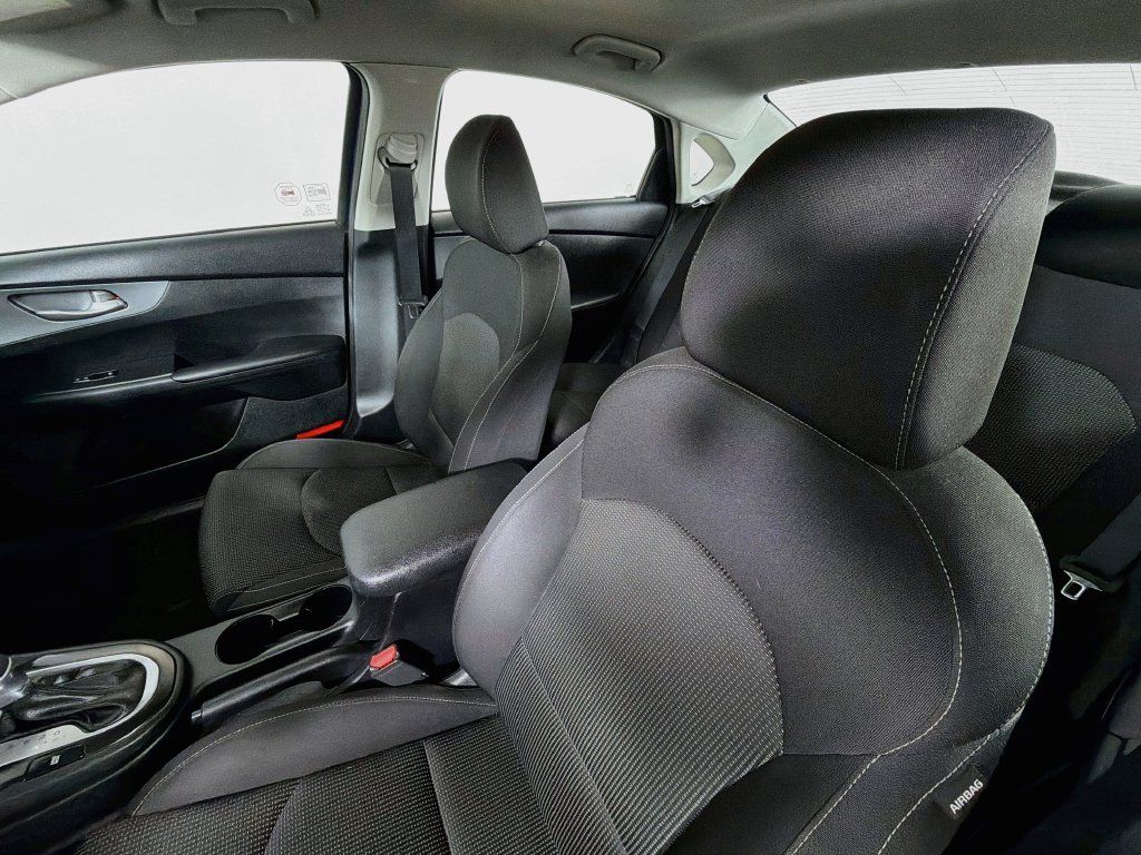 Used 2019 Kia Forte LXS FWD image 19