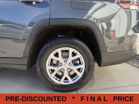 Used 2022 Jeep Grand Cherokee L Limited AWD/4WD image 5