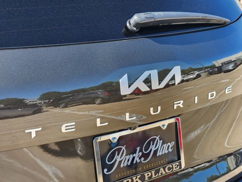 Used 2023 Kia Telluride SX Prestige AWD/4WD image 9