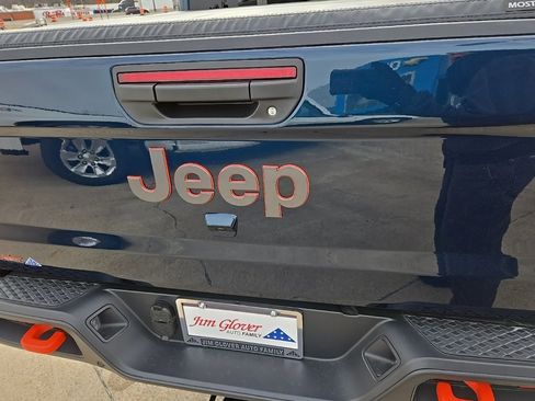 Used 2025 Jeep Gladiator Mojave w/ Safety Group image 38