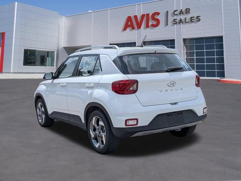 Used 2025 Hyundai Venue SEL FWD image 9