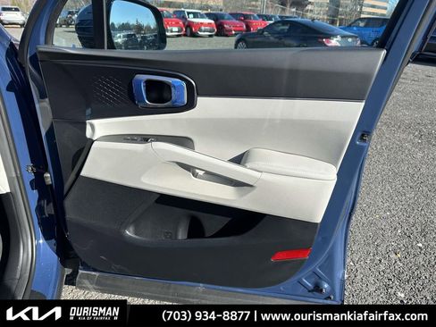 Certified 2025 Kia Sorento S w/ Panoramic Sunroof Package image 14