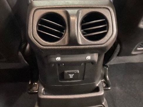 Used 2024 Jeep Wrangler Unlimited Rubicon 4xe AWD/4WD image 15