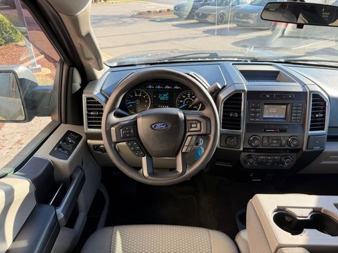 Used 2017 Ford F150 XLT image 17