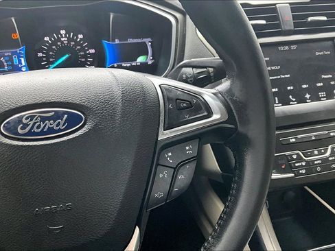 Used 2017 Ford Fusion Energi SE image 20