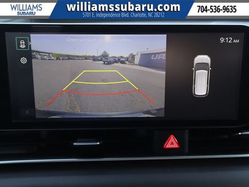 Used 2025 Kia Carnival EX FWD image 28