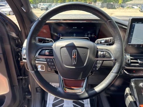 Used 2022 Lincoln Navigator Reserve AWD/4WD image 35