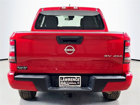 Used 2023 Nissan Frontier SV image 5