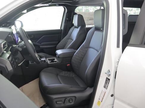 New 2026 Toyota 4Runner TRD Off-Road Premium AWD/4WD image 9
