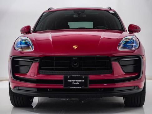 Certified 2026 Porsche Macan AWD/4WD image 6