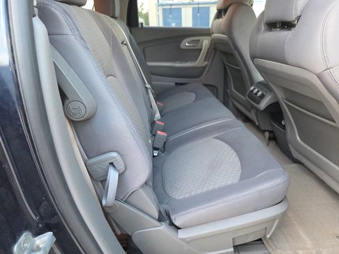 Used 2011 Chevrolet Traverse LS image 21