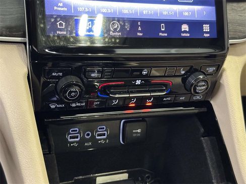 Used 2021 Jeep Grand Cherokee L Limited image 25