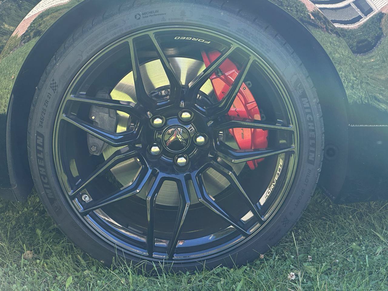 Used 2025 Chevrolet Corvette Z06 RWD image 8