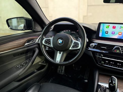 Used 2023 BMW M550i xDrive w/ Executive Package AWD/4WD image 11