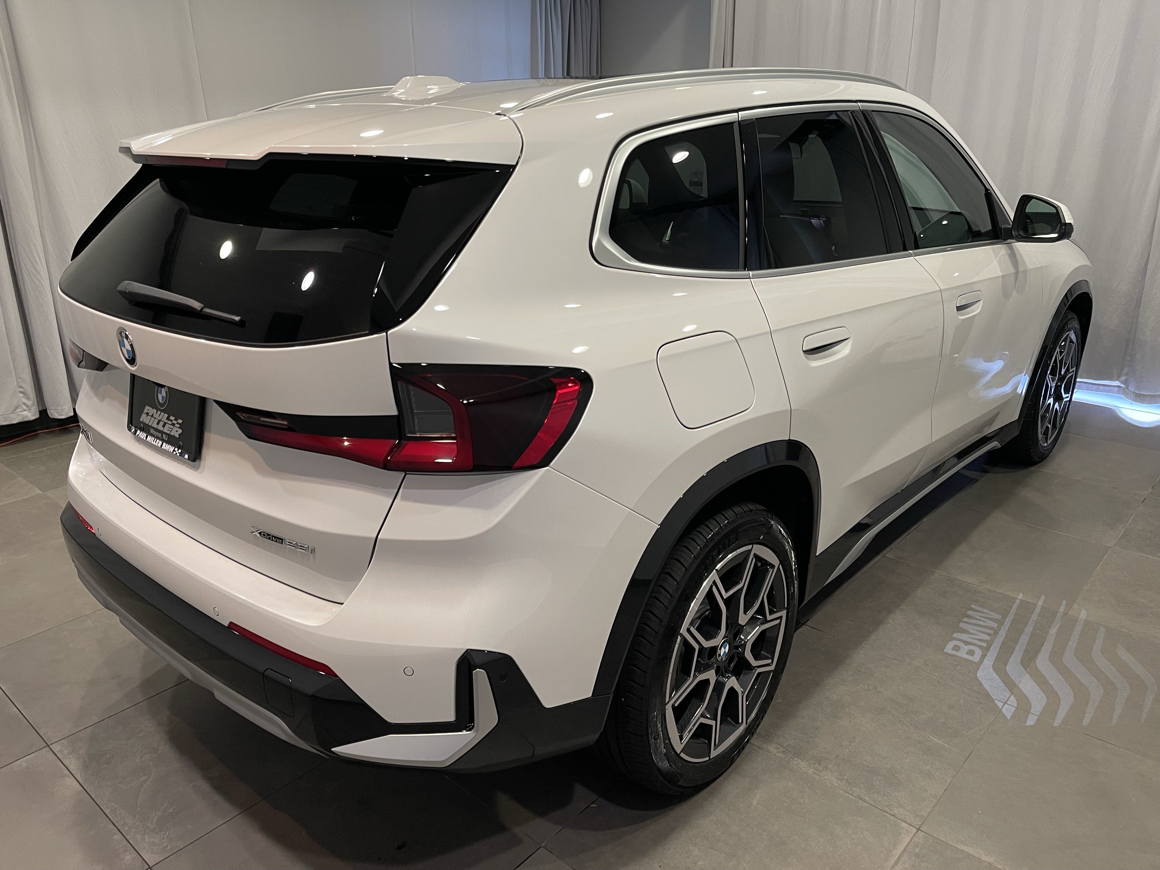 New 2026 BMW X1 xDrive28i w/ Technology Package AWD/4WD image 6