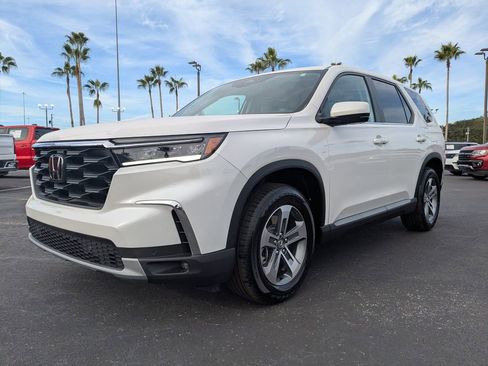 Used 2025 Honda Pilot EX-L image 8