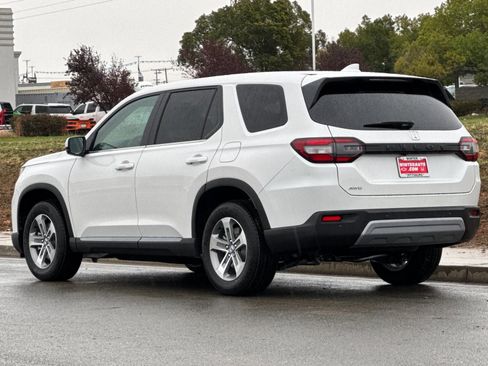 New 2025 Honda Pilot EX-L image 6