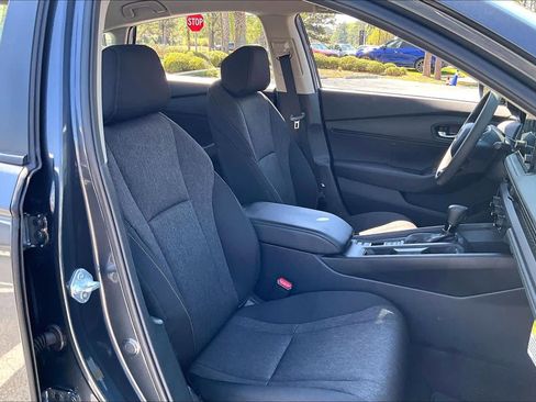 Certified 2025 Honda Accord LX image 9