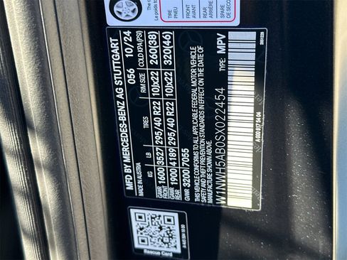 Certified 2025 Mercedes-Benz G 63 AMG 4MATIC image 37