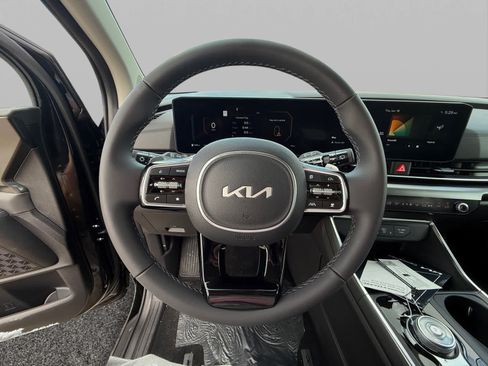 New 2026 Kia Carnival SX w/ SX Dark Edition Package FWD image 13