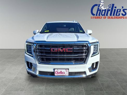 Used 2022 GMC Yukon XL SLT image 2