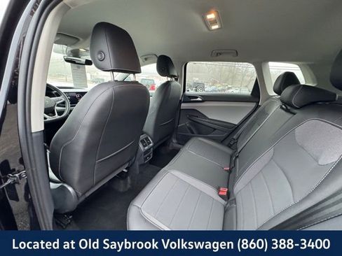 Used 2024 Volkswagen Taos SE image 10