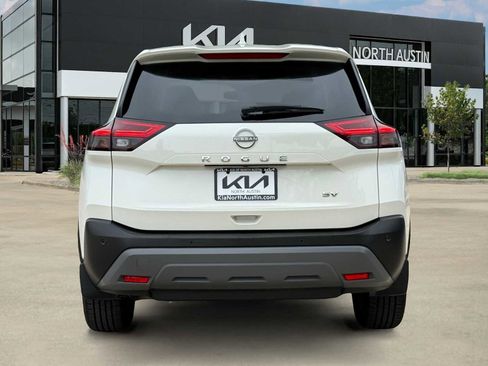 Used 2023 Nissan Rogue SV FWD image 9