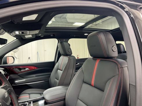 New 2026 Chevrolet Traverse RS w/ LPO, Floor Liner Package AWD/4WD image 20