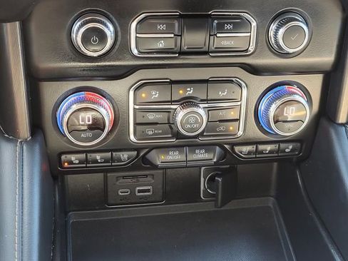 Used 2021 GMC Yukon AT4 w/ AT4 Premium Package image 29