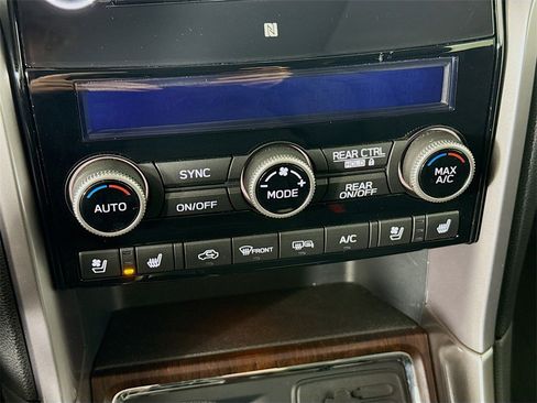 Used 2022 Subaru Ascent Touring image 17