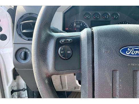 Used 2008 Ford F550 4x4 Crew Cab Super Duty image 9