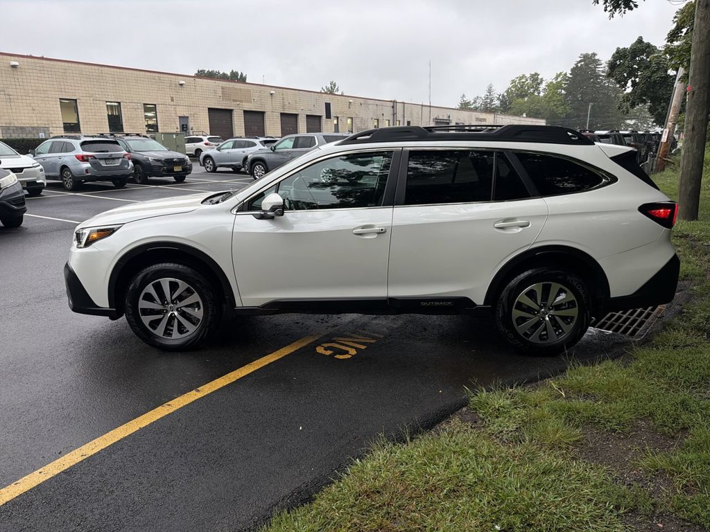 Certified 2022 Subaru Outback Premium AWD/4WD image 5