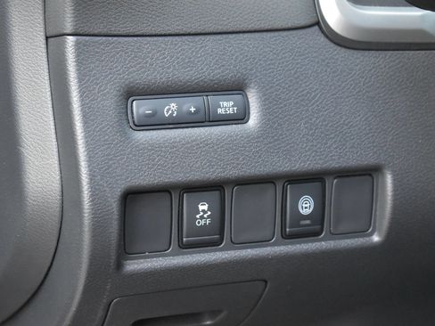 Used 2023 Nissan Murano SV AWD/4WD image 52